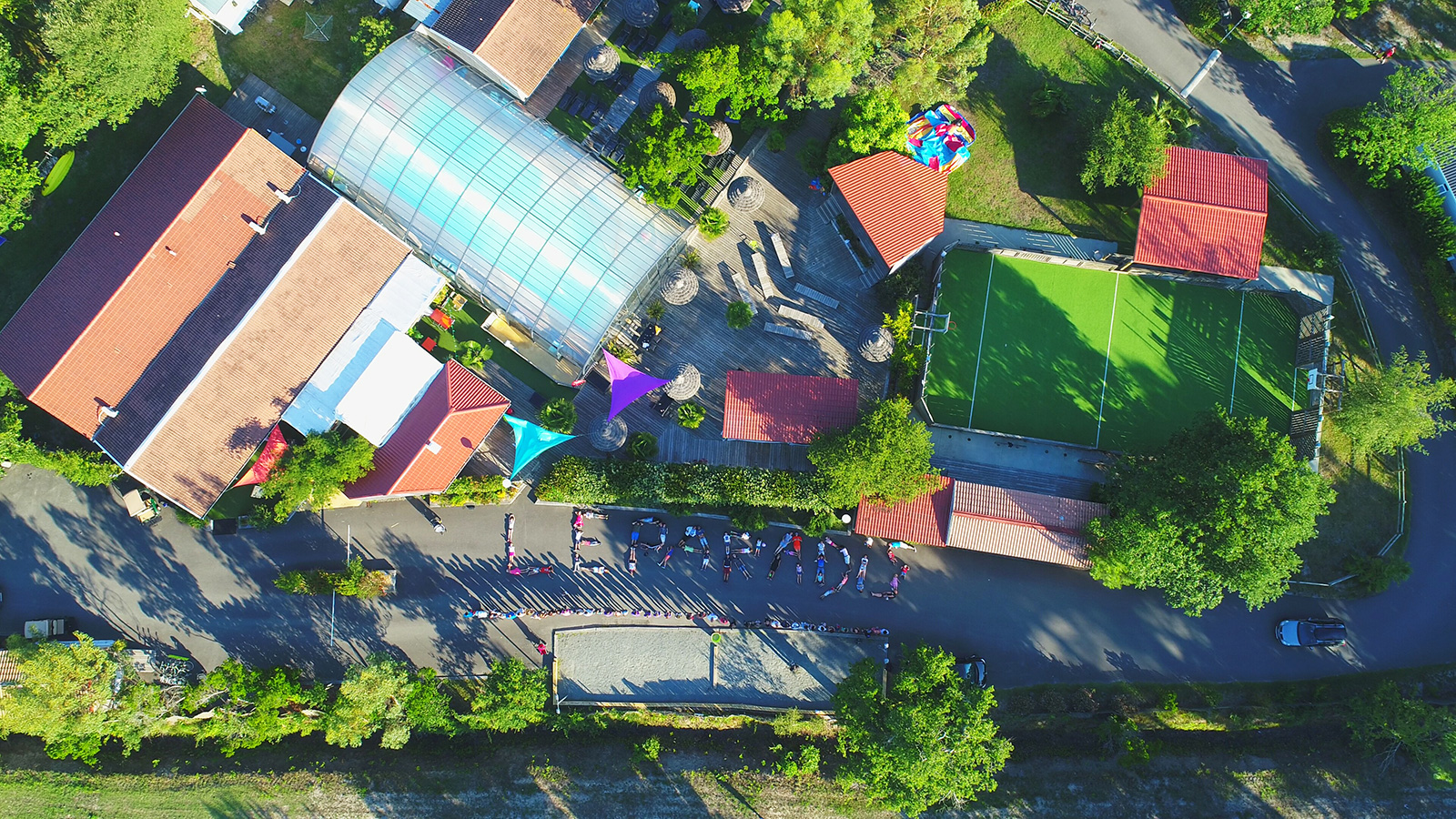 Découvrez la piscine chauffée du camping Paradis Carcans près de Lacanau